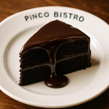 Кусочек шоколадного торта в Pinco Bistro